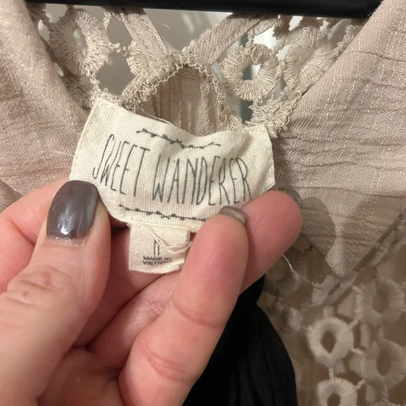 Sweet Wanderer Beige Lace Blouse with Black Tie - Picture 5 of 5